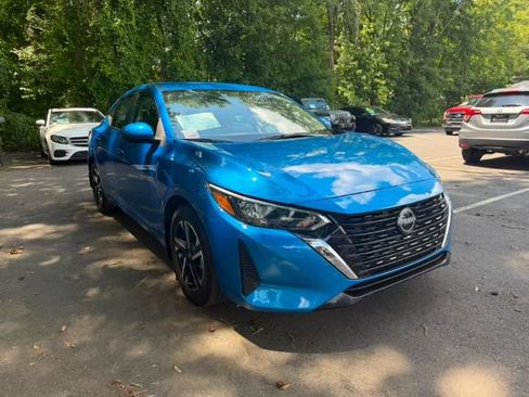 Used 2025 Nissan Sentra SV FWD image 1