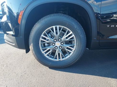 New 2027 Chevrolet Traverse LT FWD image 10