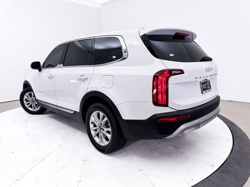 Used 2022 Kia Telluride LX FWD image 2