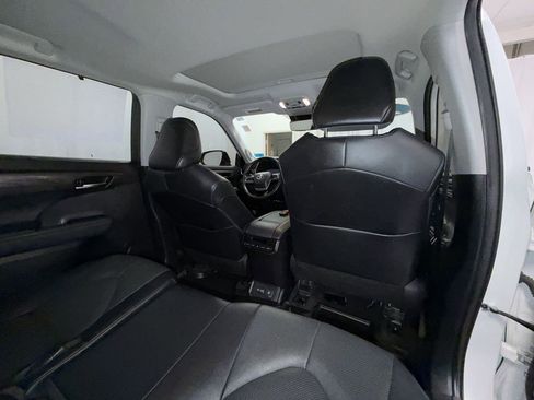 Used 2023 Toyota Highlander Limited AWD/4WD image 29