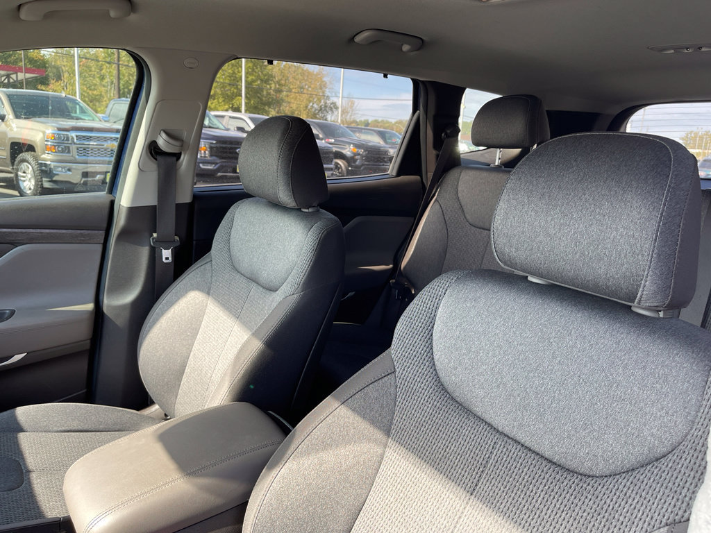 Used 2020 Hyundai Santa Fe SEL w/ Convenience Package FWD image 14