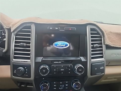 Used 2017 Ford F250 Lariat image 9