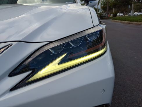 Used 2020 Lexus ES 350 F Sport image 9