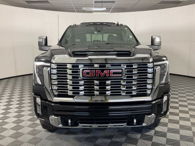 Used 2025 GMC Sierra 2500 Denali w/ Denali Reserve Package AWD/4WD image 2