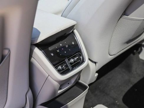 New 2025 Volvo EX90 Ultra image 19
