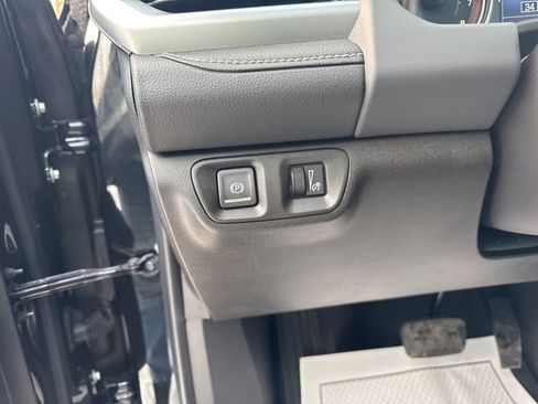 Used 2023 GMC Acadia SLE w/ Driver Convenience Package image 13