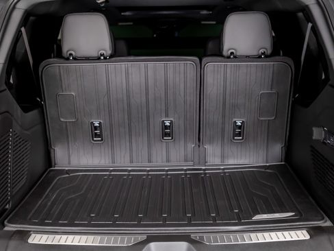 Used 2026 GMC Yukon XL Denali w/ Sun & Power Step Package AWD/4WD image 39