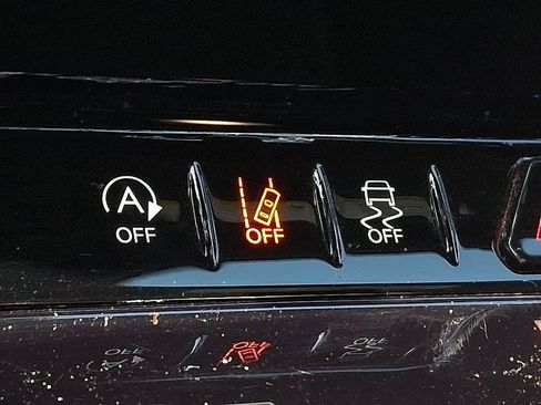 Used 2024 Jeep Wagoneer Series III AWD/4WD image 26