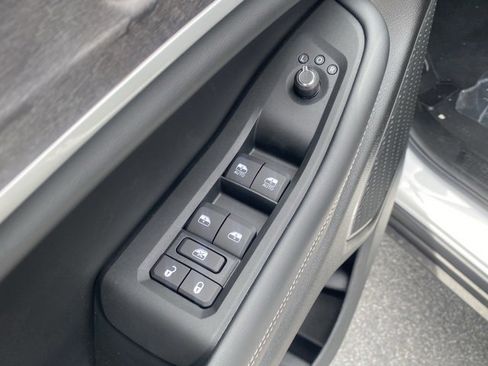 New 2025 Jeep Grand Cherokee L Limited w/ Luxury Tech Group II image 13