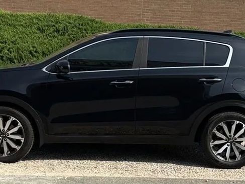 Used 2017 Kia Sportage EX FWD image 2