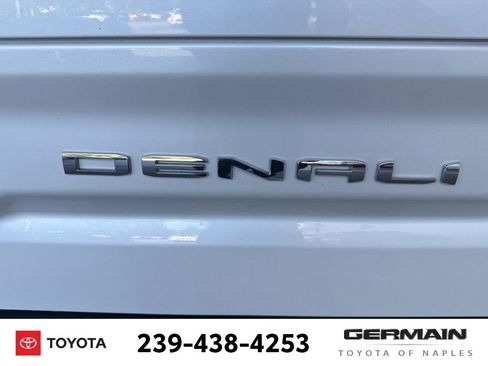 Used 2022 GMC Sierra 1500 Denali w/ Denali Reserve Package AWD/4WD image 11