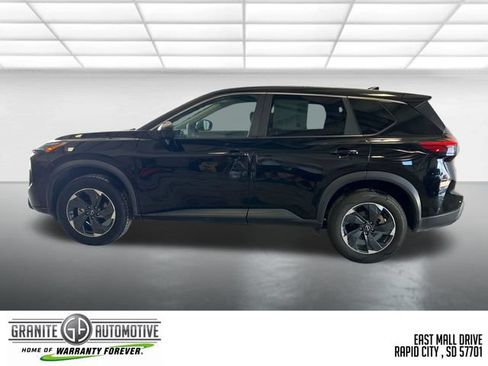 Used 2024 Nissan Rogue SV AWD/4WD image 2