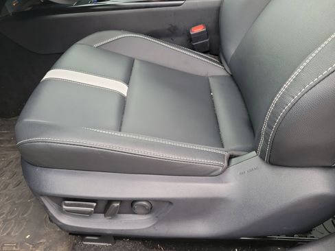 Used 2026 Toyota Camry SE FWD image 5