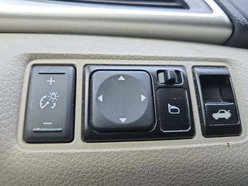 Used 2016 Nissan Sentra SV image 10