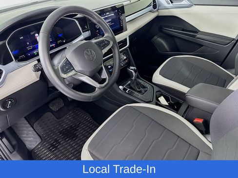 Used 2025 Volkswagen Taos SE image 10