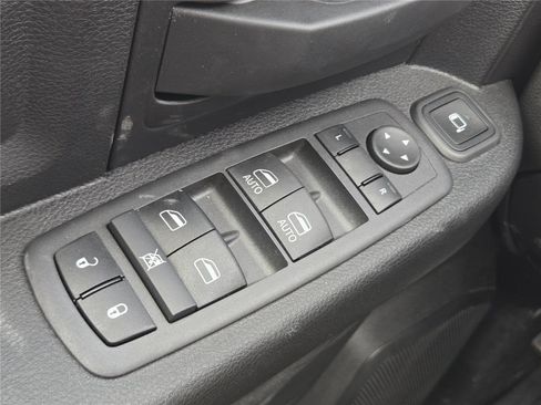 Used 2024 RAM 5500 Tradesman w/ Chrome Appearance Group AWD/4WD image 34