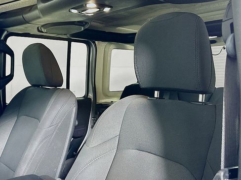 Used 2020 Jeep Wrangler Unlimited Sport S image 18
