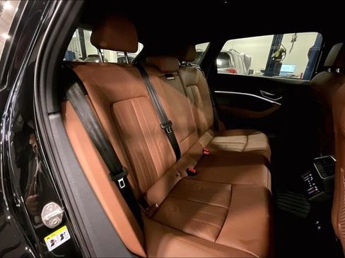 Used 2023 Audi e-tron Premium w/ Convenience Plus Package AWD/4WD image 27