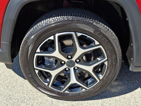 Used 2025 Jeep Compass Limited AWD/4WD image 8