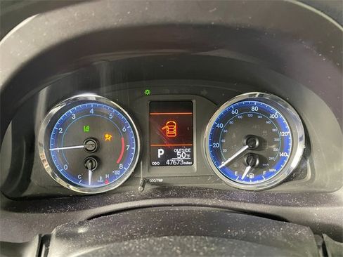 Used 2018 Toyota Corolla LE image 5