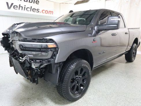 Used 2025 RAM 2500 Laramie AWD/4WD image 2