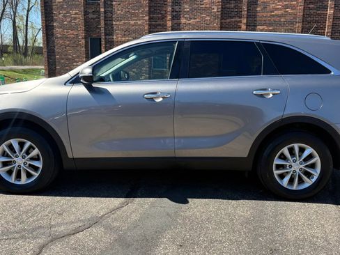 Used 2017 Kia Sorento LX FWD image 5