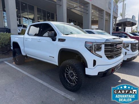 Used 2022 GMC Sierra 1500 AT4 w/ AT4 Premium Package AWD/4WD image 2