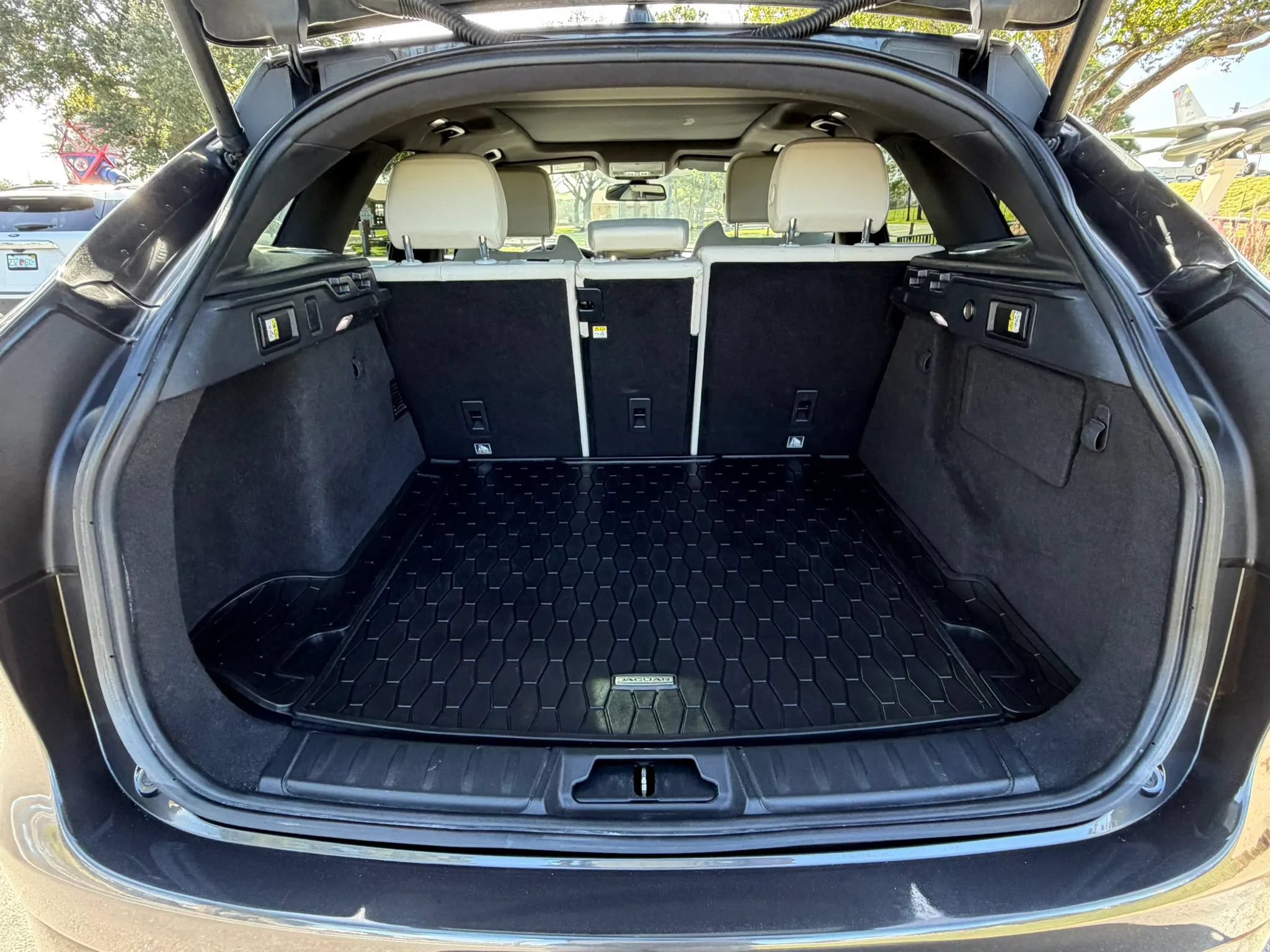 Used 2018 Jaguar F-PACE S AWD/4WD image 16