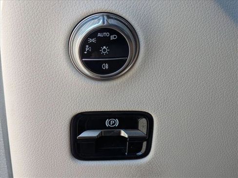 Certified 2023 Mercedes-Benz GLC 300 image 12