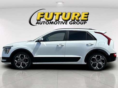 Certified 2023 Kia Niro EX Touring FWD image 7