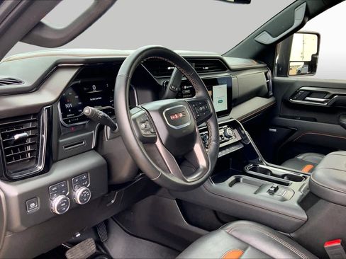 Used 2025 GMC Sierra 2500 AT4 AWD/4WD image 18
