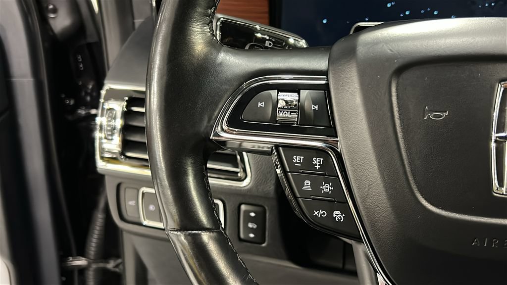 Certified 2022 Lincoln Navigator Reserve AWD/4WD image 12