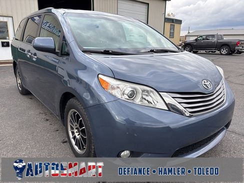 Used 2016 Toyota Sienna L image 7