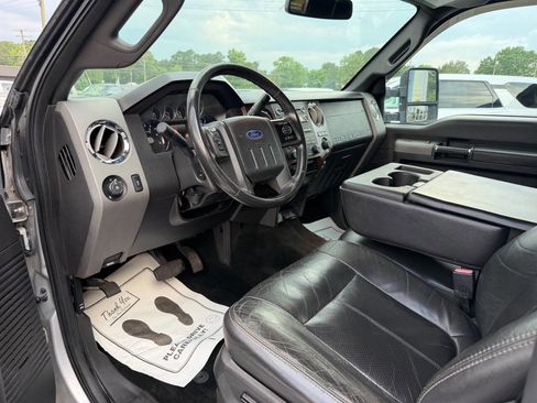 Used 2012 Ford F250 Lariat w/ Lariat Interior Pkg AWD/4WD image 9