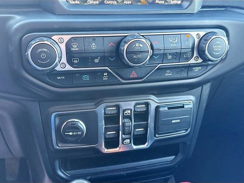 Used 2023 Jeep Wrangler Unlimited Sahara w/ Cold Weather Group image 17