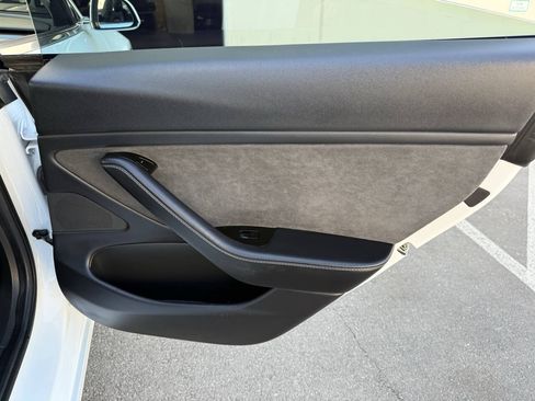 Used 2018 Tesla Model 3 Long Range RWD image 24