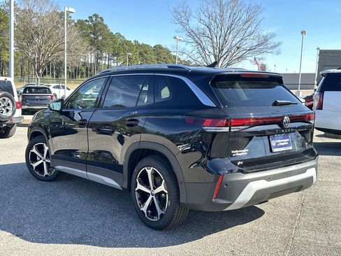 New 2025 Volkswagen Tiguan SE image 29