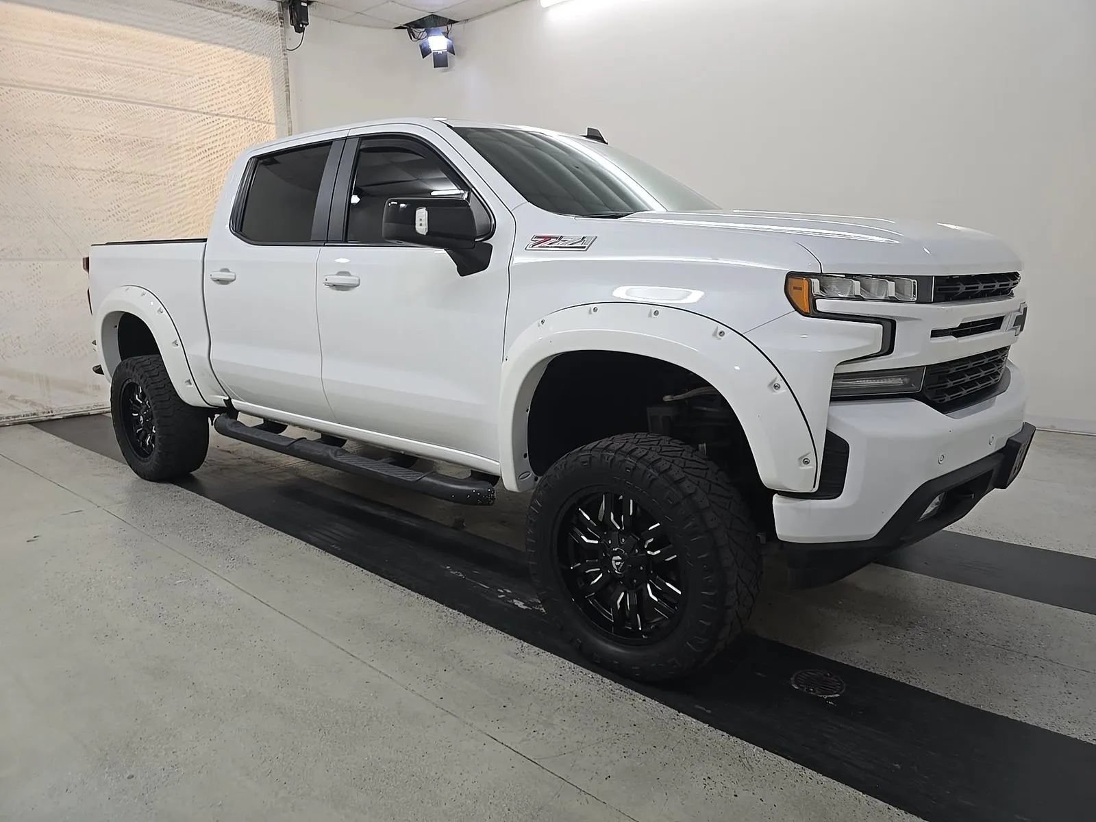 Used 2019 Chevrolet Silverado 1500 RST AWD/4WD image 2