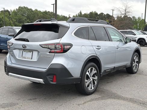 Used 2022 Subaru Outback Limited AWD/4WD image 5