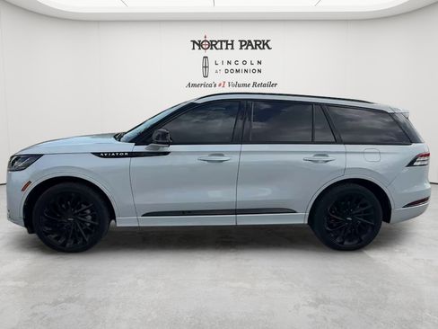 Used 2025 Lincoln Aviator Reserve w/ Luxury Package AWD/4WD image 2