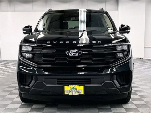 Used 2025 Ford Expedition Active AWD/4WD image 4