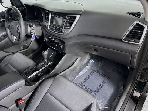 Used 2017 Hyundai Tucson SE image 29
