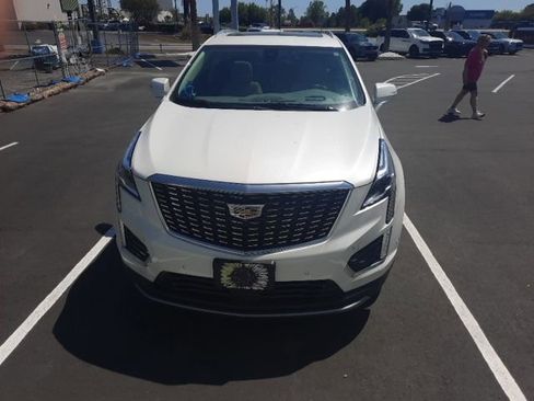 Used 2025 Cadillac XT5 Premium Luxury w/ Technology Package image 9