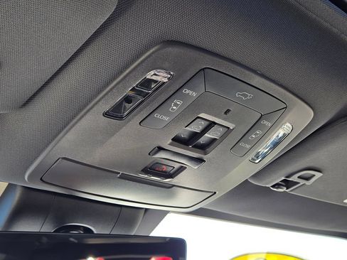 Used 2023 Toyota Sienna Platinum AWD/4WD image 33