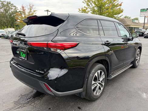 Used 2021 Toyota Highlander XLE image 6