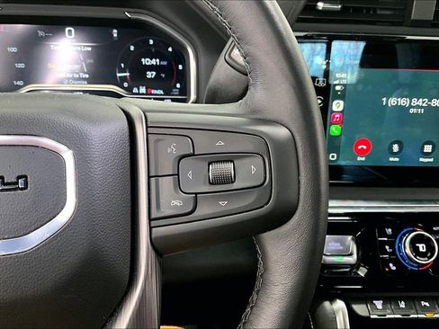 Used 2024 GMC Sierra 2500 Denali Ultimate image 13