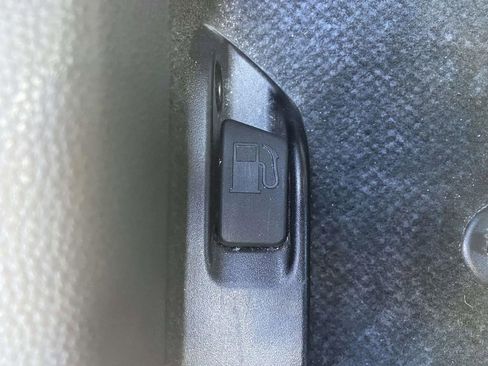 Used 2024 Toyota Corolla Cross L image 29