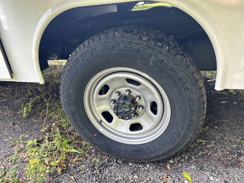 New 2025 Ford F350 XL w/ XL Chrome Package image 29