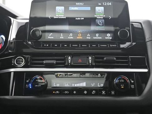 Used 2024 Nissan Pathfinder Platinum FWD image 12