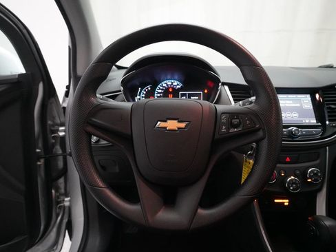 Used 2018 Chevrolet Trax LS AWD/4WD image 4